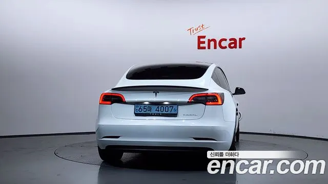 Tesla Model 3 2022