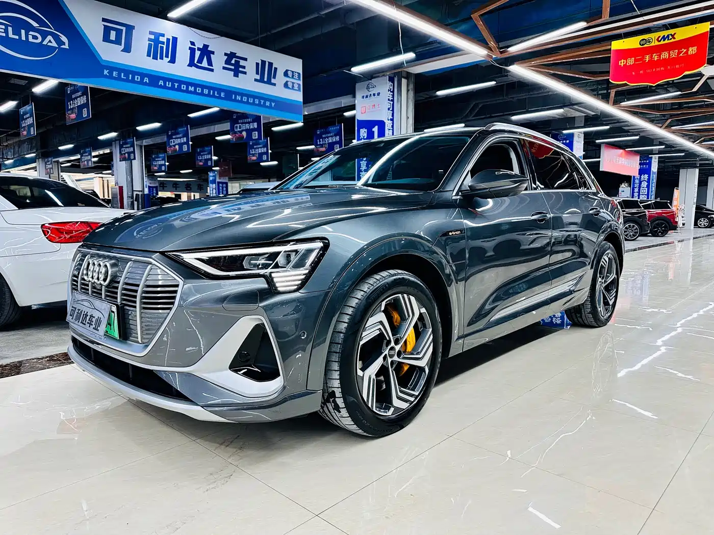 Audi e-tron 2023