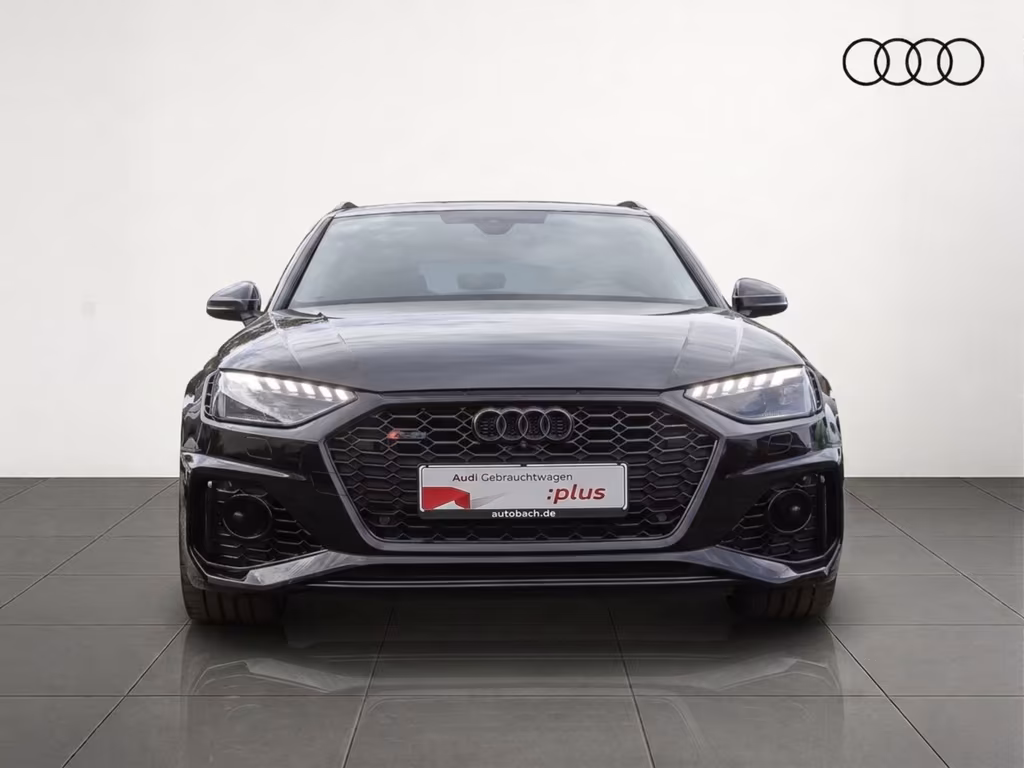 Audi RS4 2024
