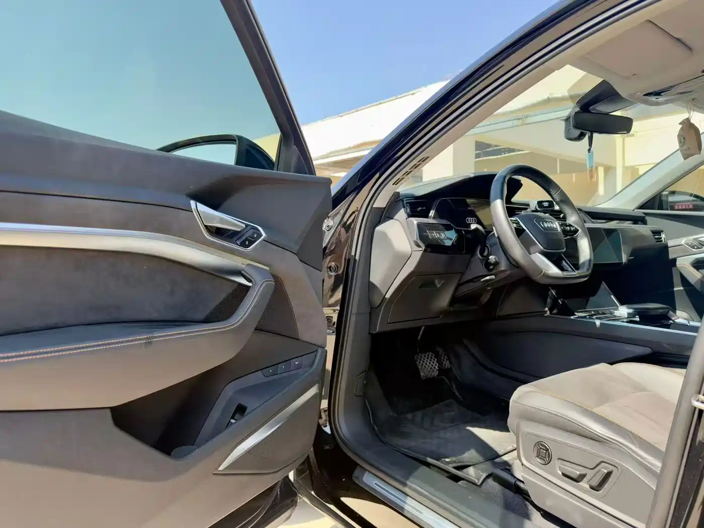 Audi e-tron 2024