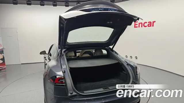 Tesla Model S 2023