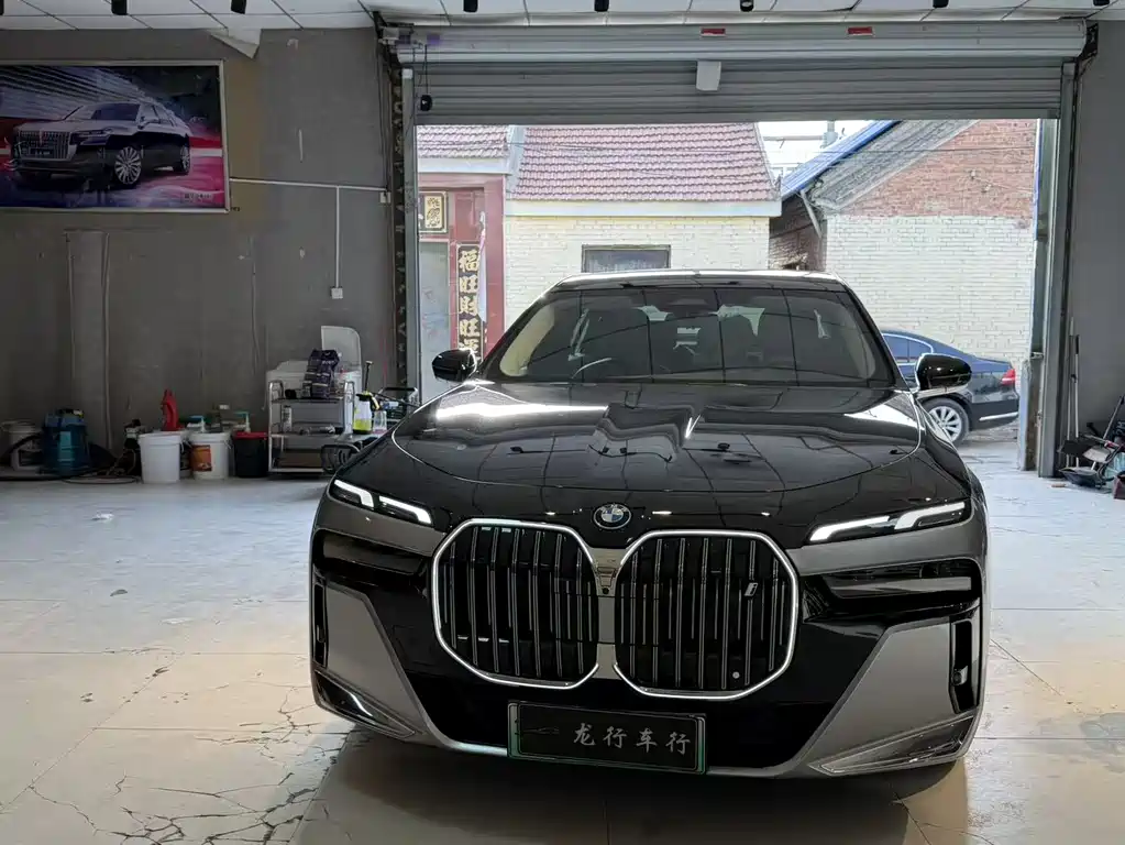 BMW i7 2024
