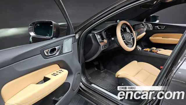 Volvo XC60 2022