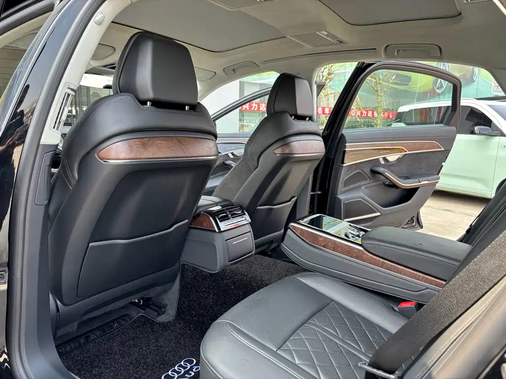 Audi A8 2021