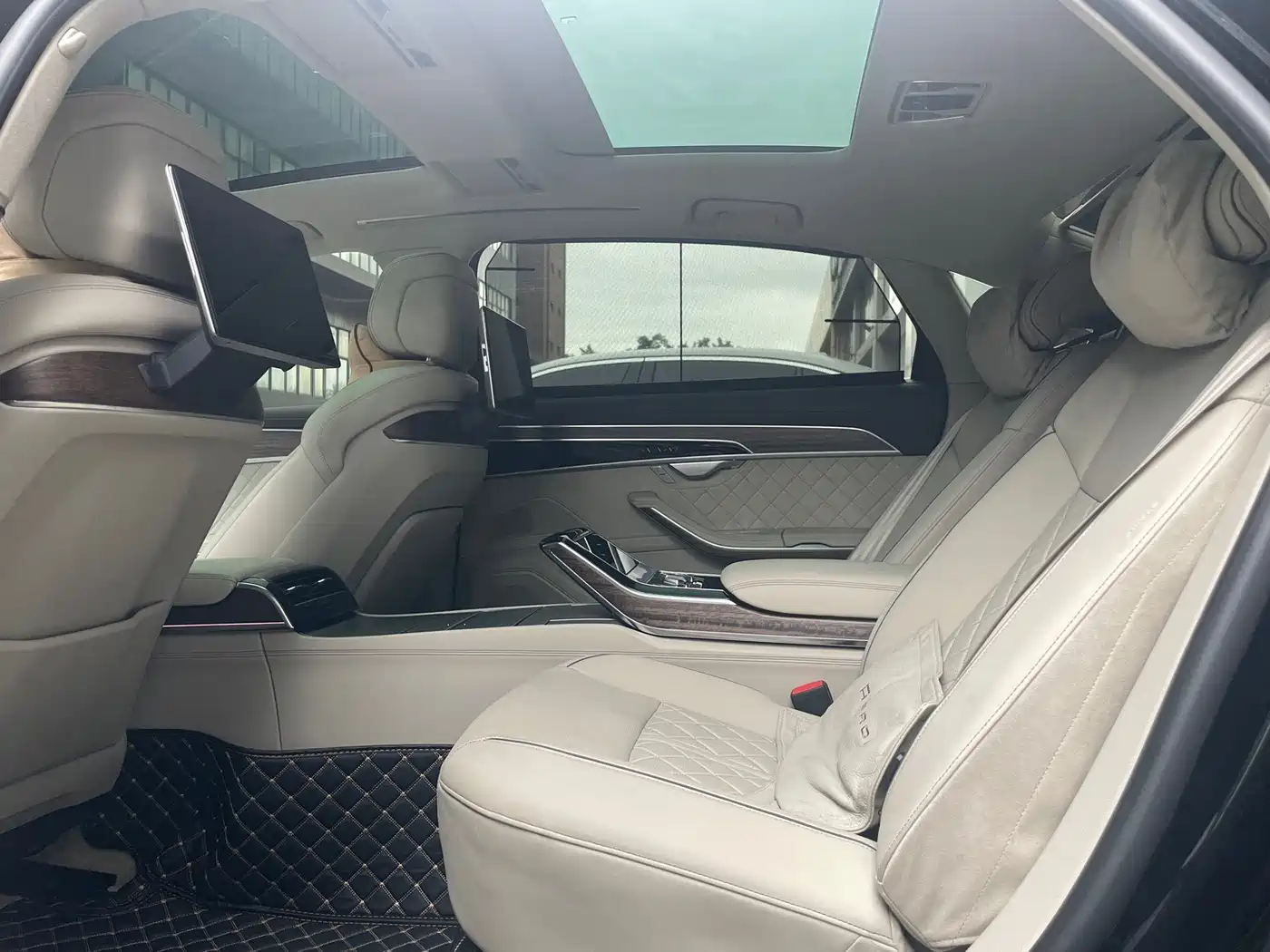 Audi A8 2022