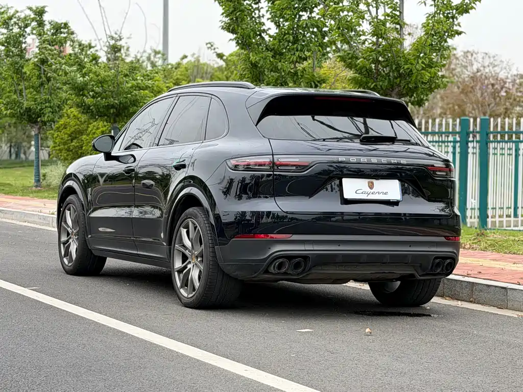 Porsche Cayenne 2023