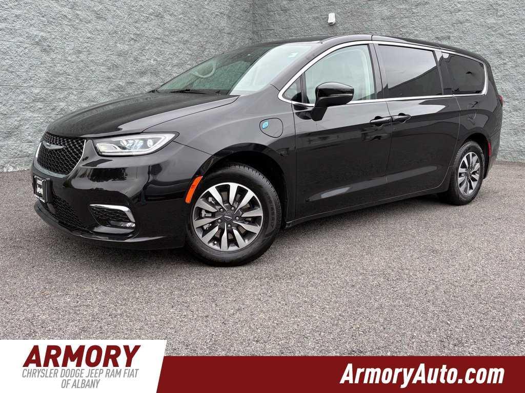Chrysler Pacifica 2023