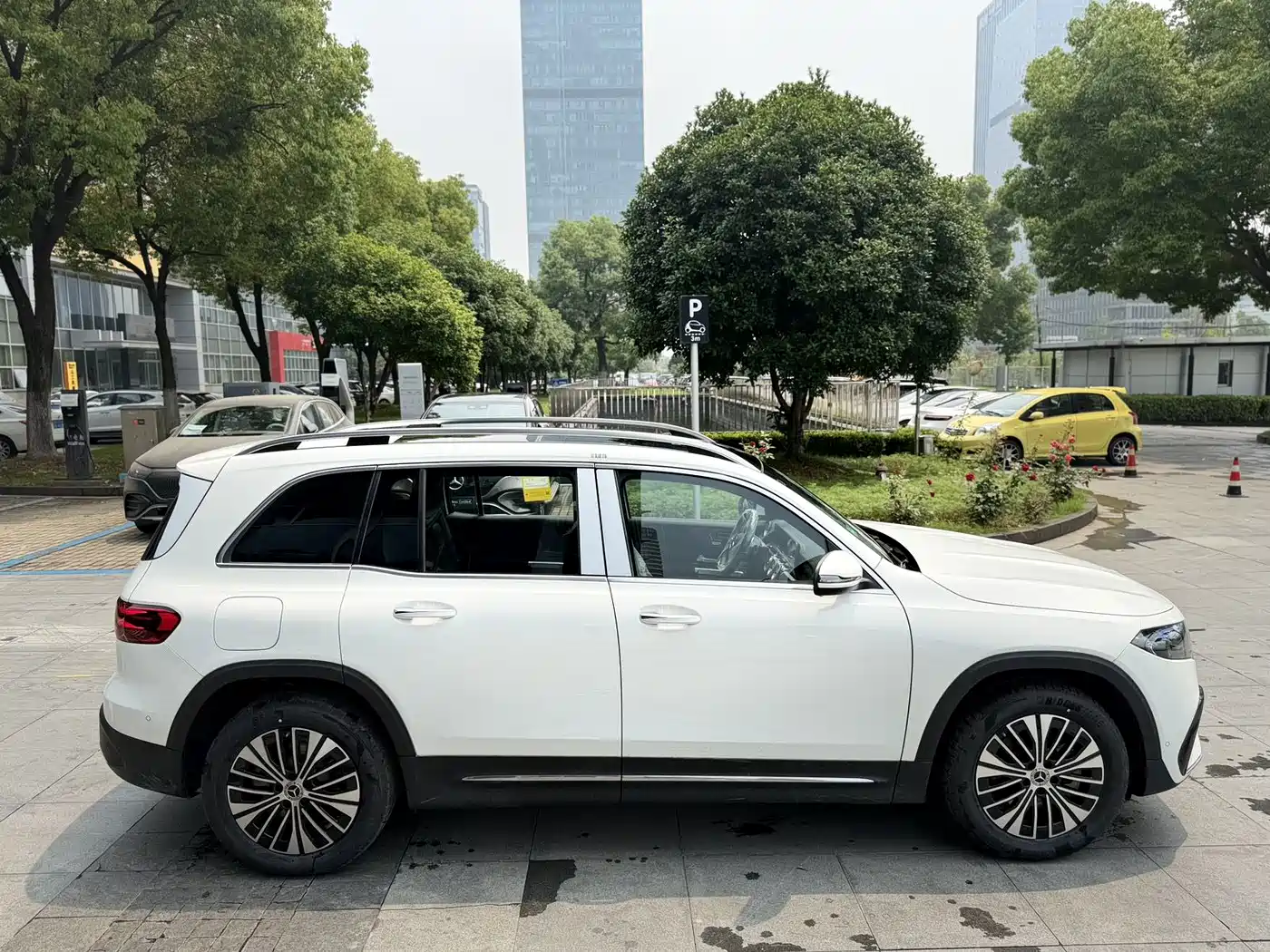 Mercedes-Benz EQB 2026