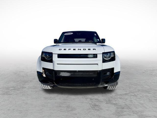 Land Rover Defender 2025