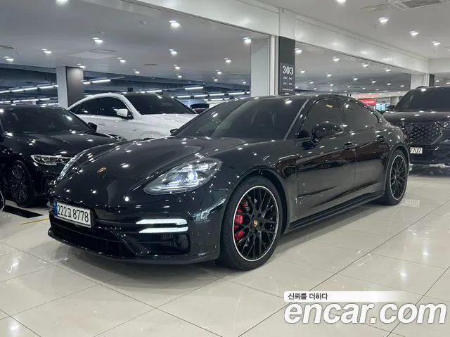 Porsche Panamera 2021