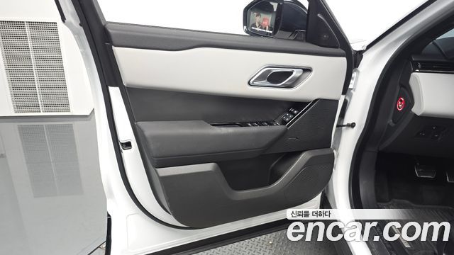Land Rover Range Rover Velar 2024