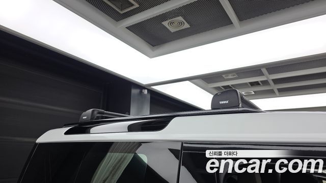 Land Rover Defender 2021
