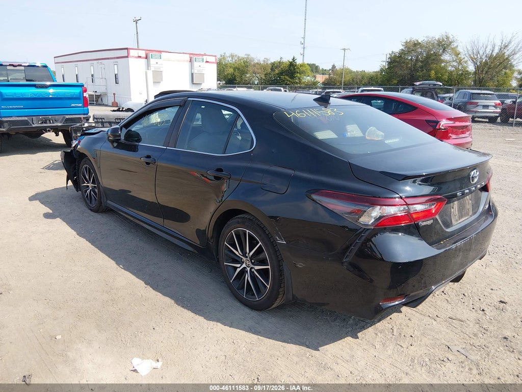 Toyota Camry 2021