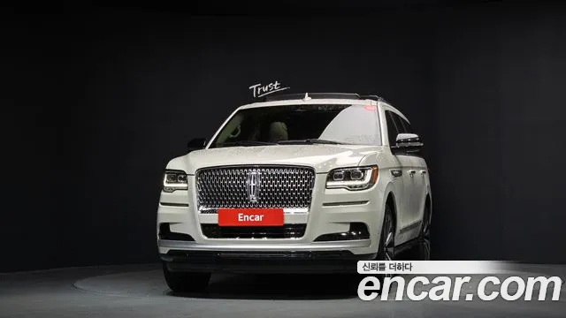 Lincoln Navigator 2022