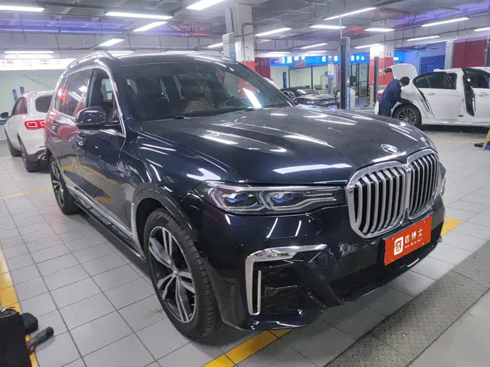 BMW X7 2021