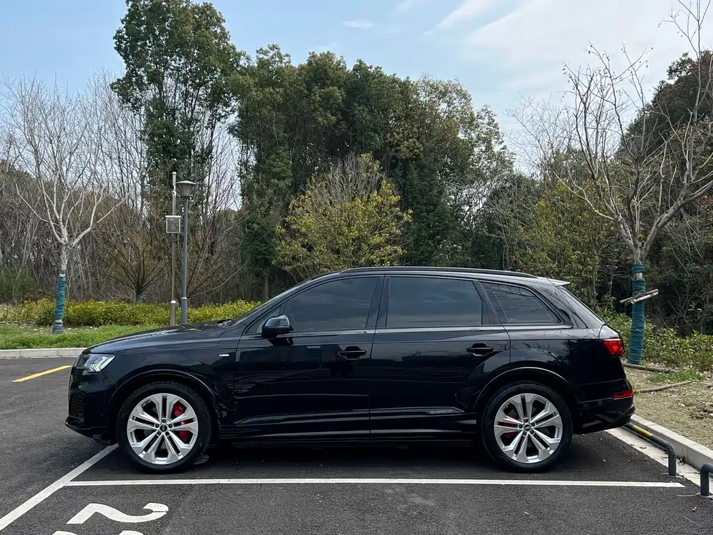 Audi Q7 2021