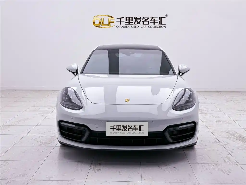 Porsche Panamera 2023