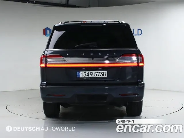 Lincoln Navigator 2021