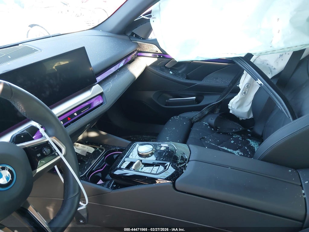 BMW 550 2025