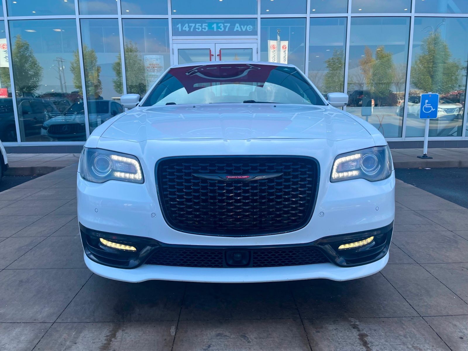 Chrysler 300 2023
