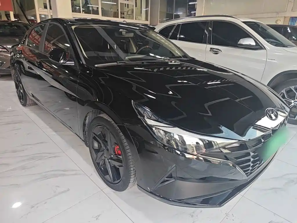 Hyundai Elantra 2022