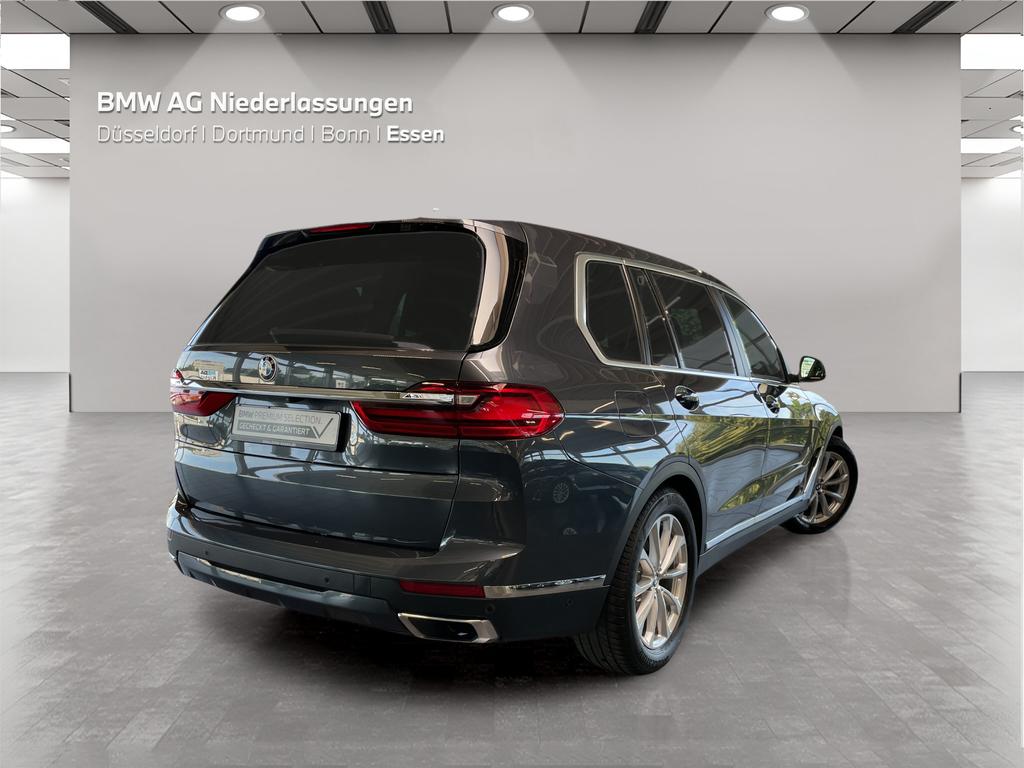 BMW X7 2021