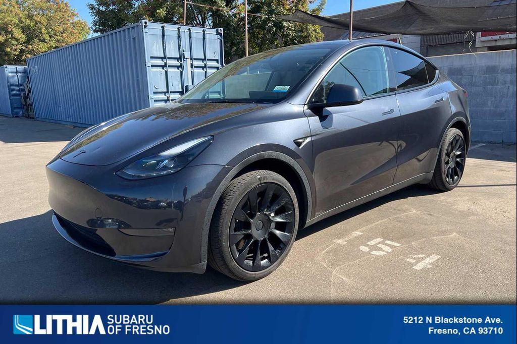 Tesla Model Y 2024