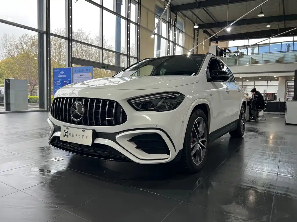 Mercedes-Benz GLA AMG 2025