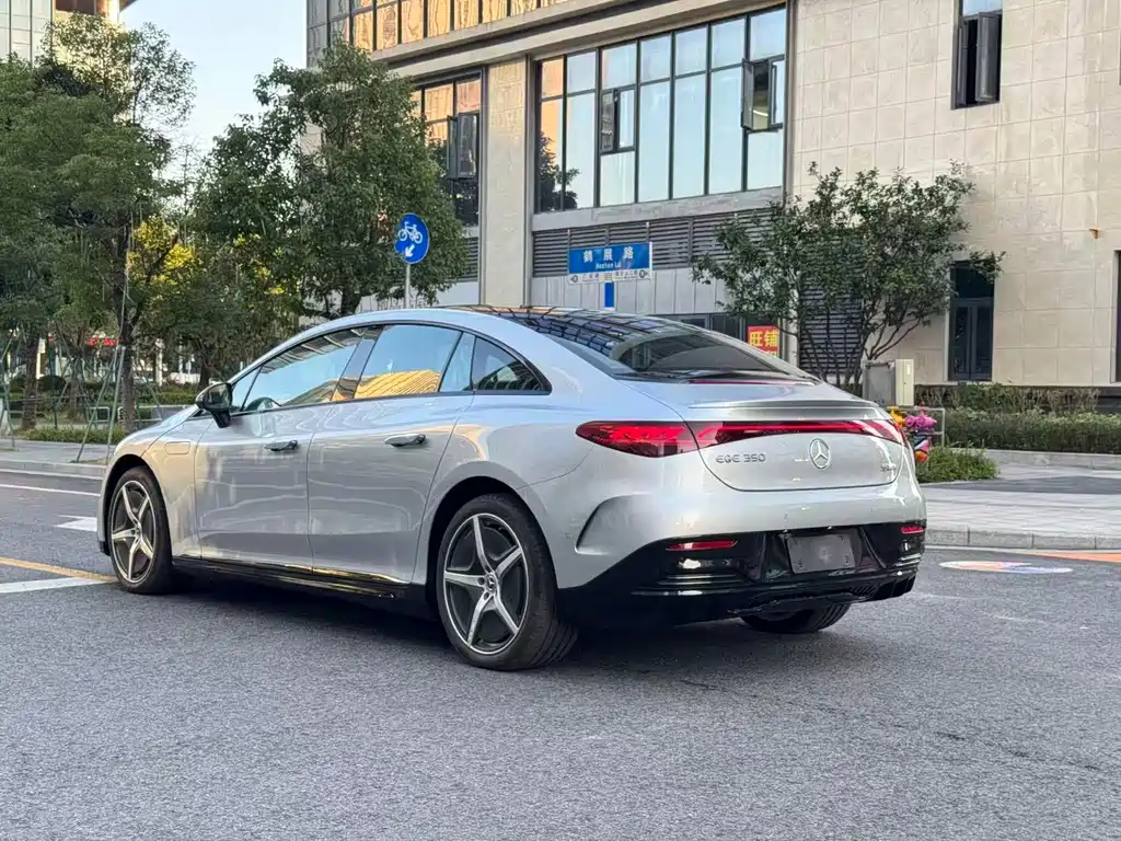 Mercedes-Benz EQE 2022