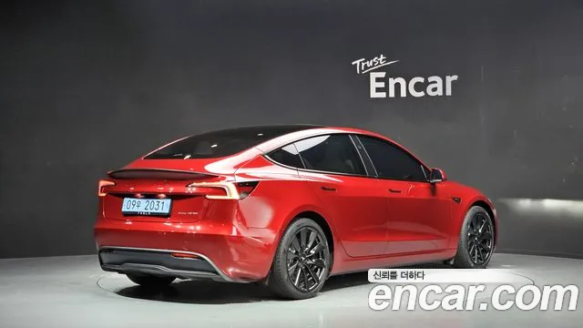 Tesla Model 3 2024