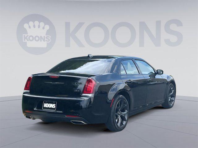 Chrysler 300 2022