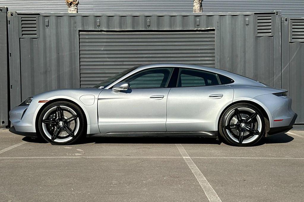 Porsche Taycan 2021