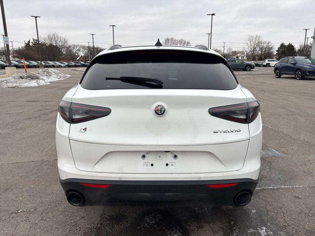 Alfa Romeo Stelvio 2024