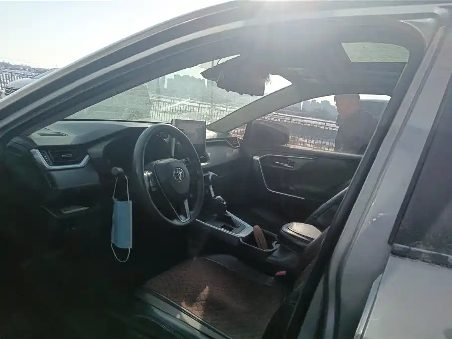 Toyota RAV4 2021