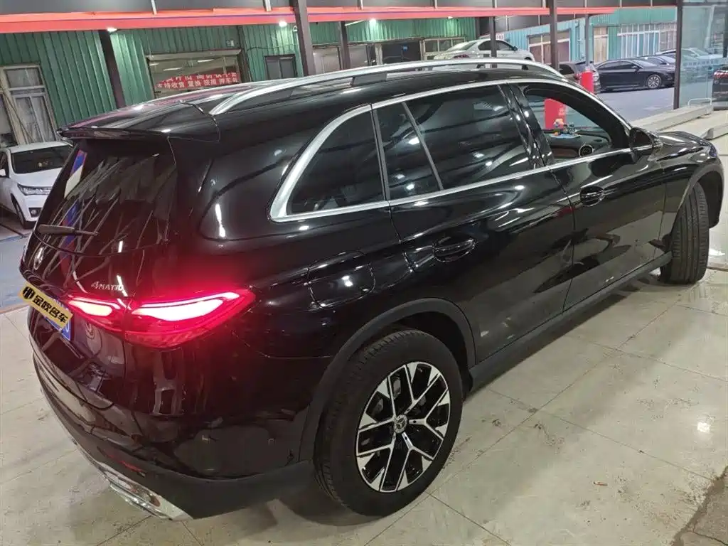 Mercedes-Benz GLC 2025