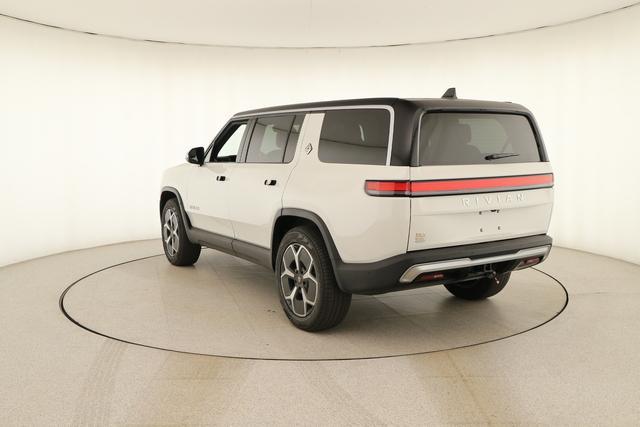 Rivian R1S 2024
