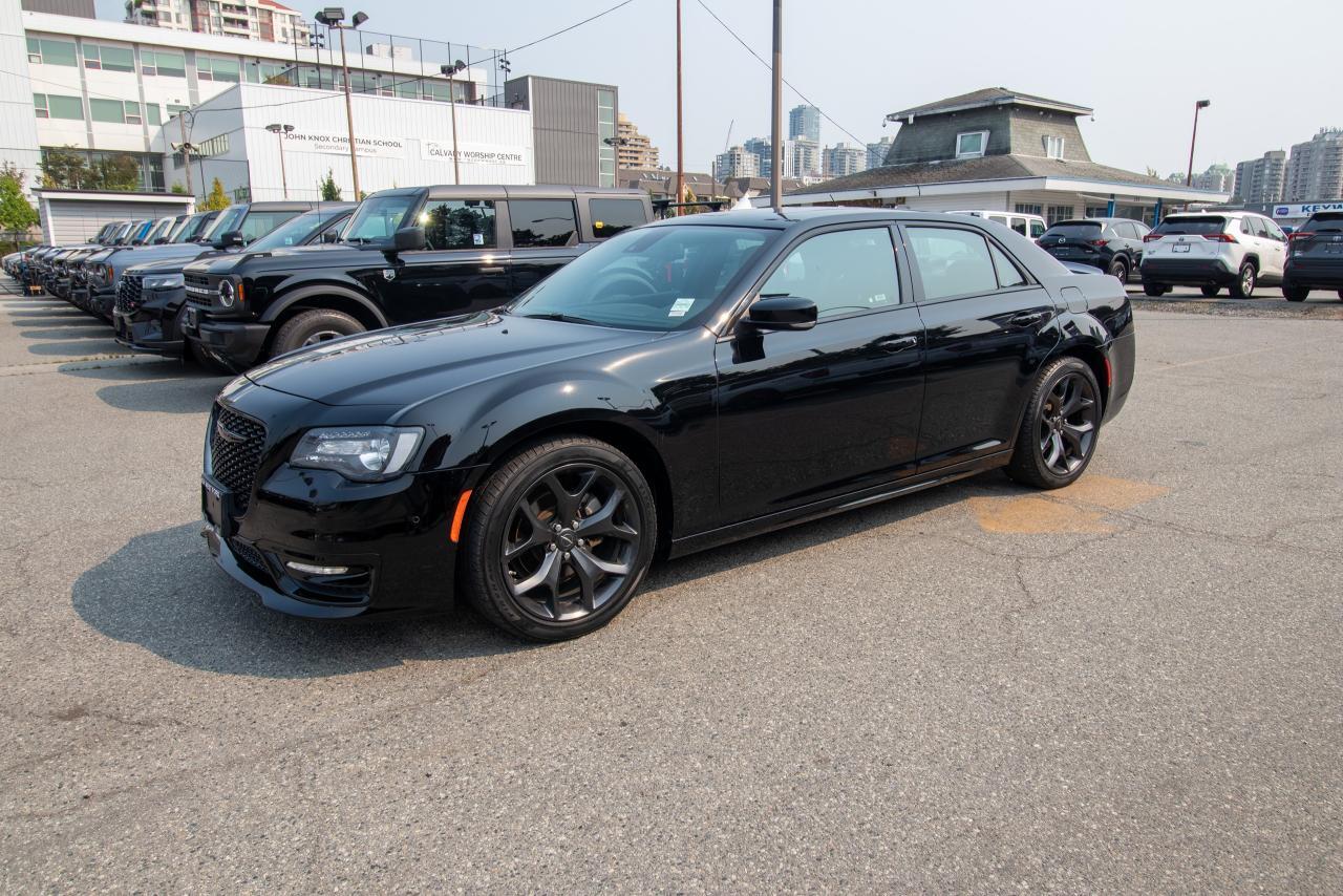 Chrysler 300 2023