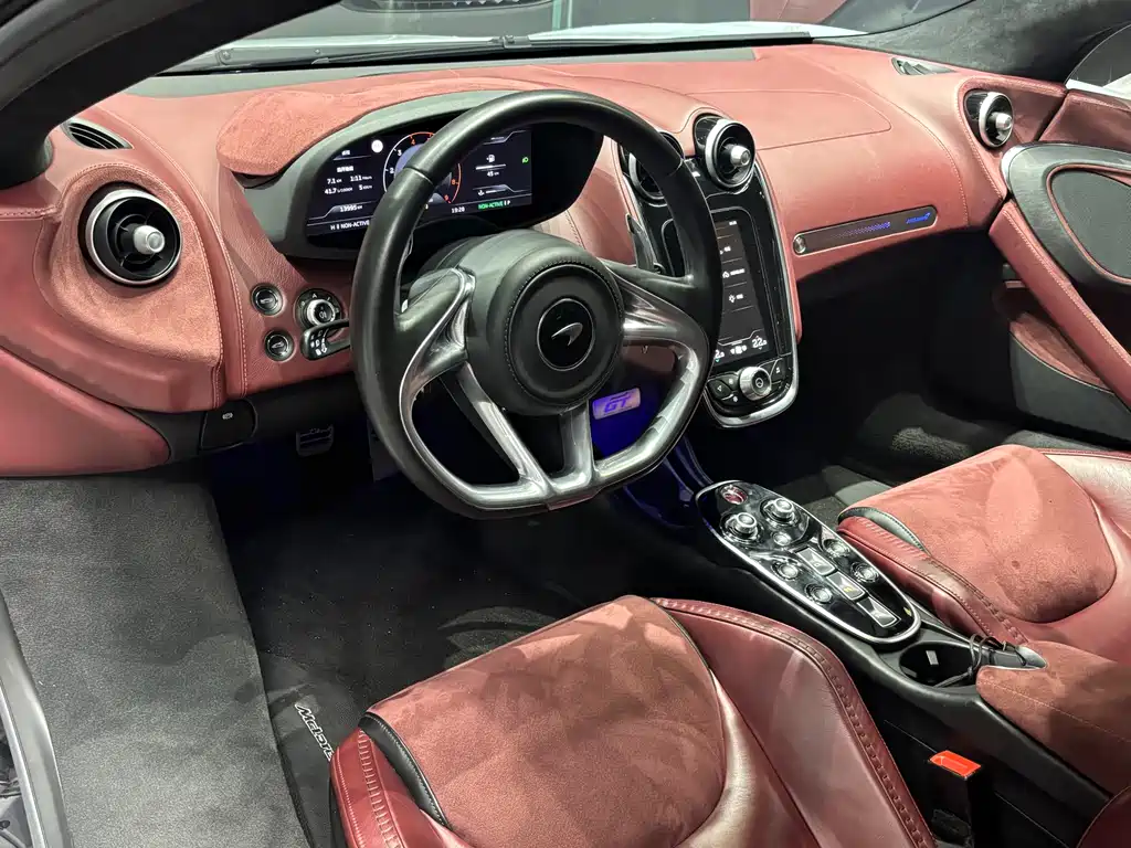 McLaren GT 2022