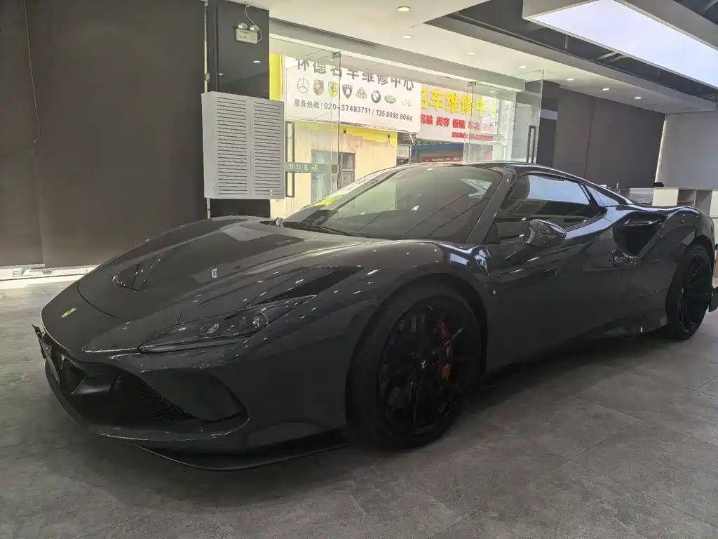 Ferrari F8 2022