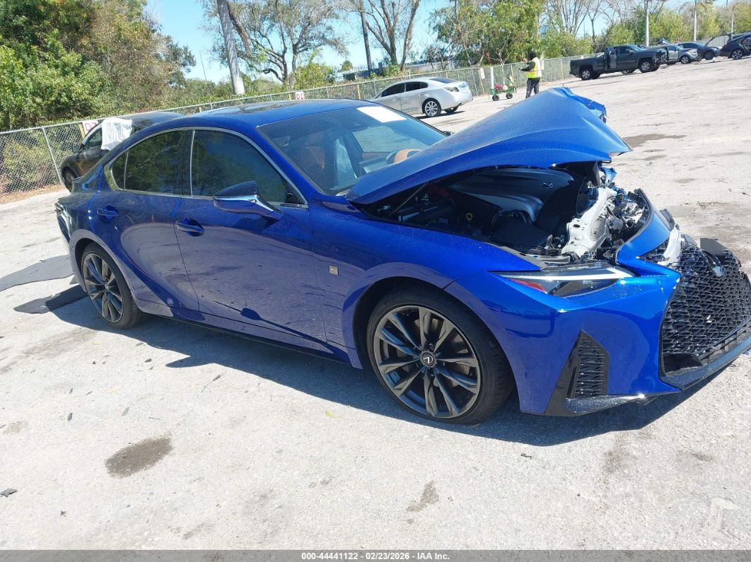 Lexus IS 2025