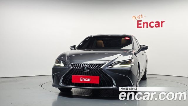 Lexus ES 2023
