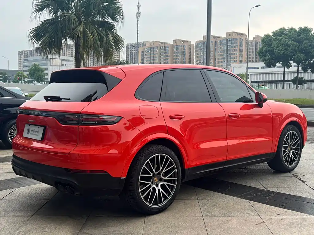 Porsche Cayenne 2021