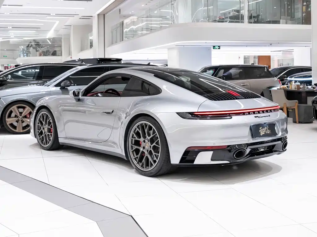 Porsche 911 2021