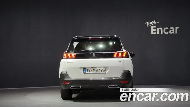 Peugeot 5008 2021