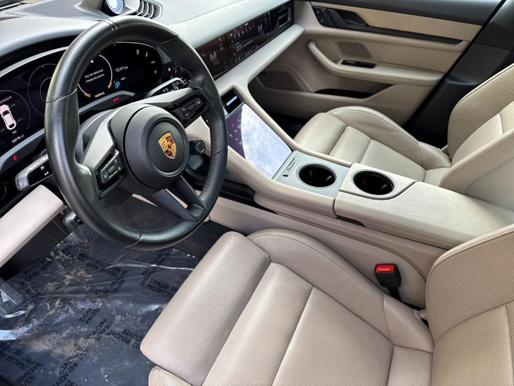 Porsche Taycan 2022