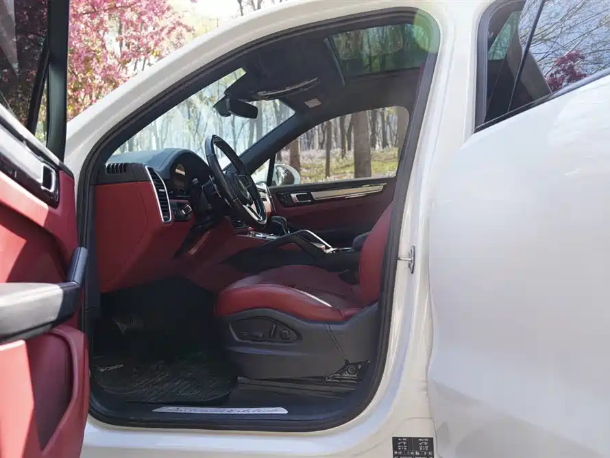 Porsche Cayenne 2023