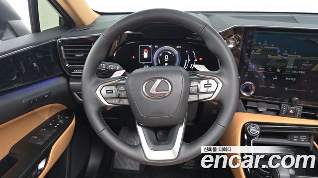 Lexus NX 2025