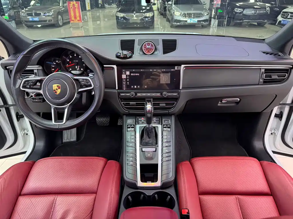 Porsche Macan 2020