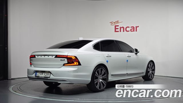 Volvo S90 2025