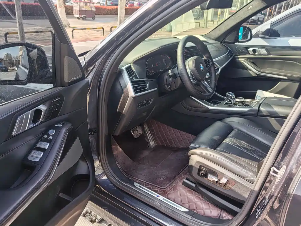 BMW X7 2021
